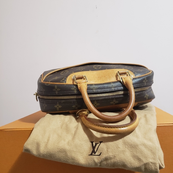 ❗SOLD❗ Authentic LV Trouville - Picture 8 of 15